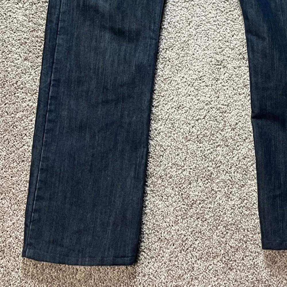 Levis minor topstitching